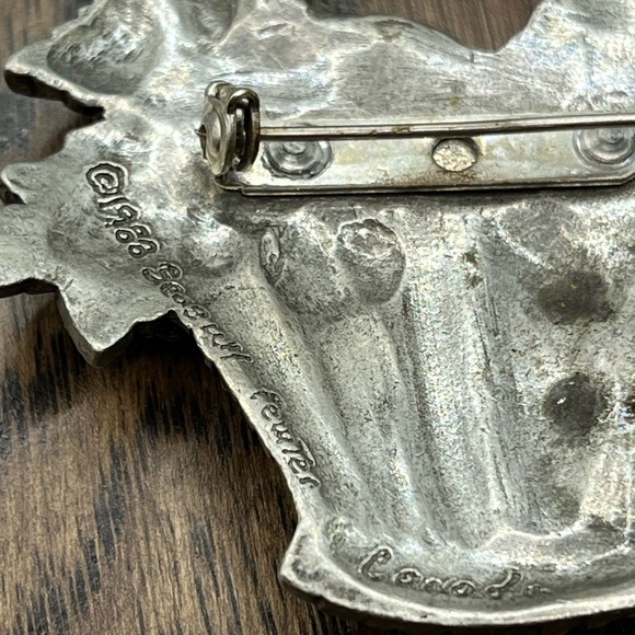 Pewter Beautiful Flower Basket Brooch Signed 1988 Seagull Vintage - Picture 4 of 13